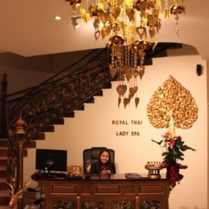 Royal-Thai-Lady-Spa-44142400