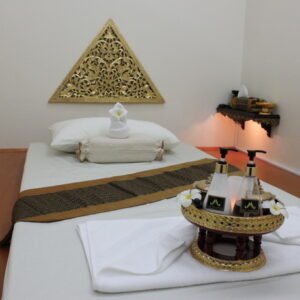 Royal-Thai-Lady-Spa-44142400